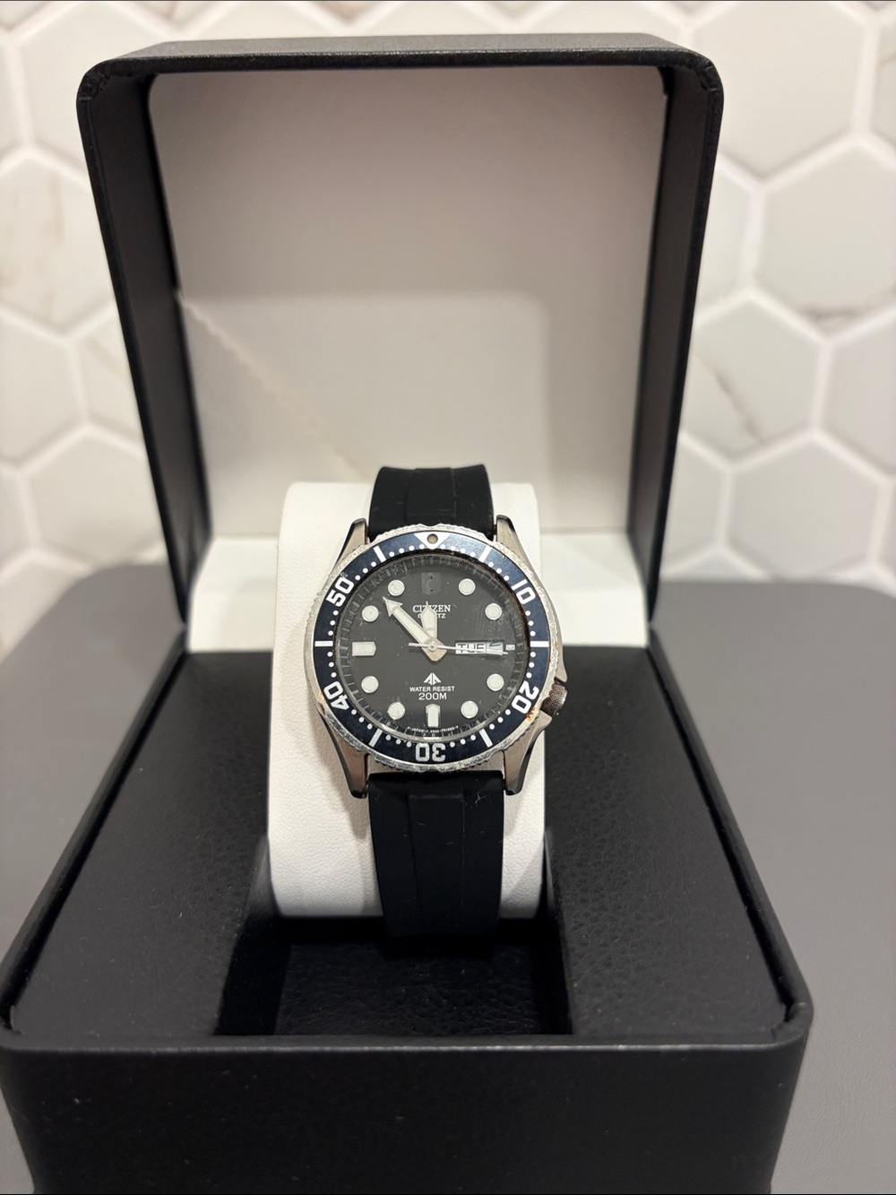 Vintage 90s Citizen Black and Silver Men's Diver Watch with Black Accent Bezel